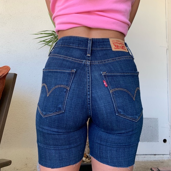 LEVIS SHORTS - Picture 2 of 3